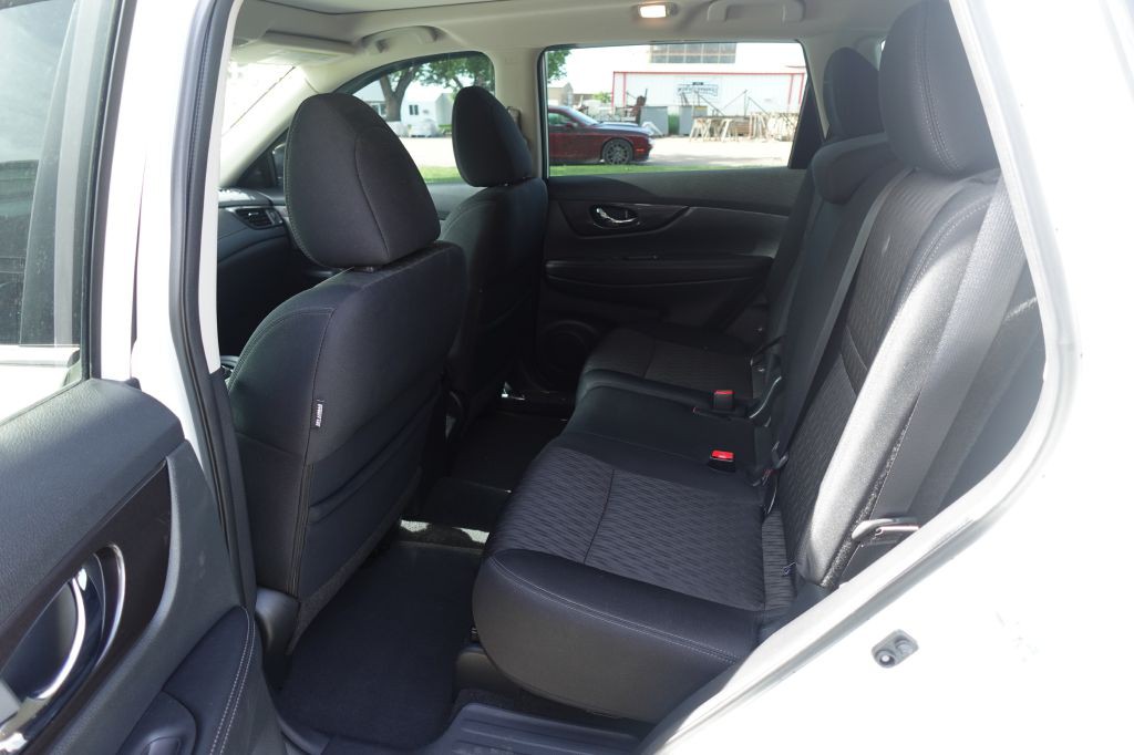 2018 Nissan Rogue Image 10