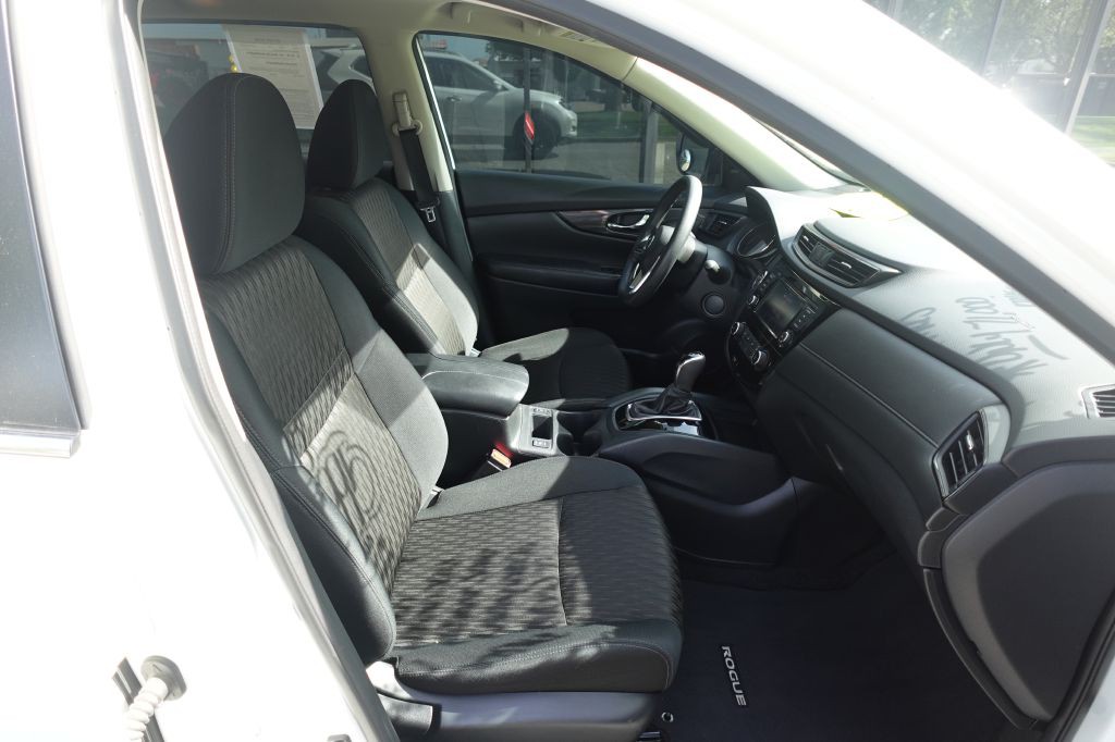 2018 Nissan Rogue Image 13