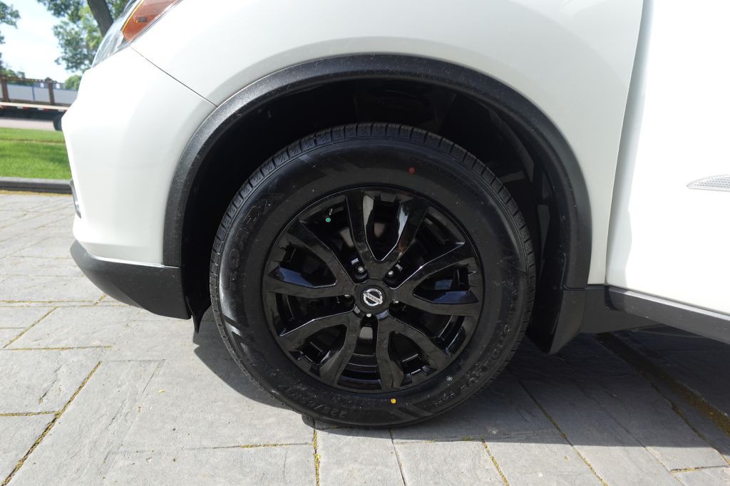 2018 Nissan Rogue Image 19