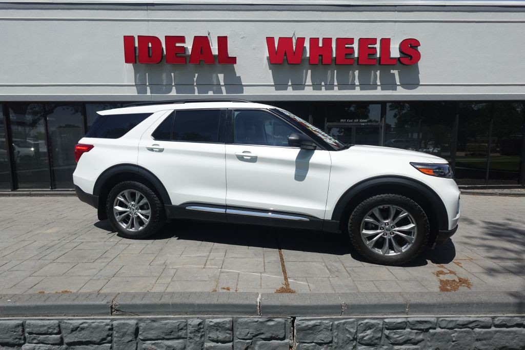 2023 Ford Explorer Image 1