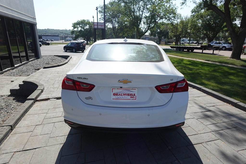 2024 Chevrolet Malibu Image 3