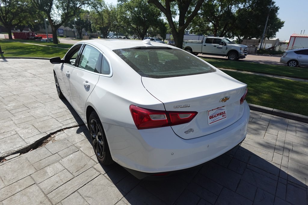 2024 Chevrolet Malibu Image 4