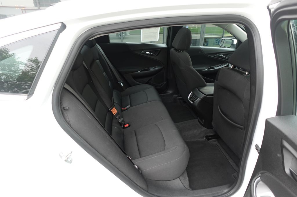 2024 Chevrolet Malibu Image 12