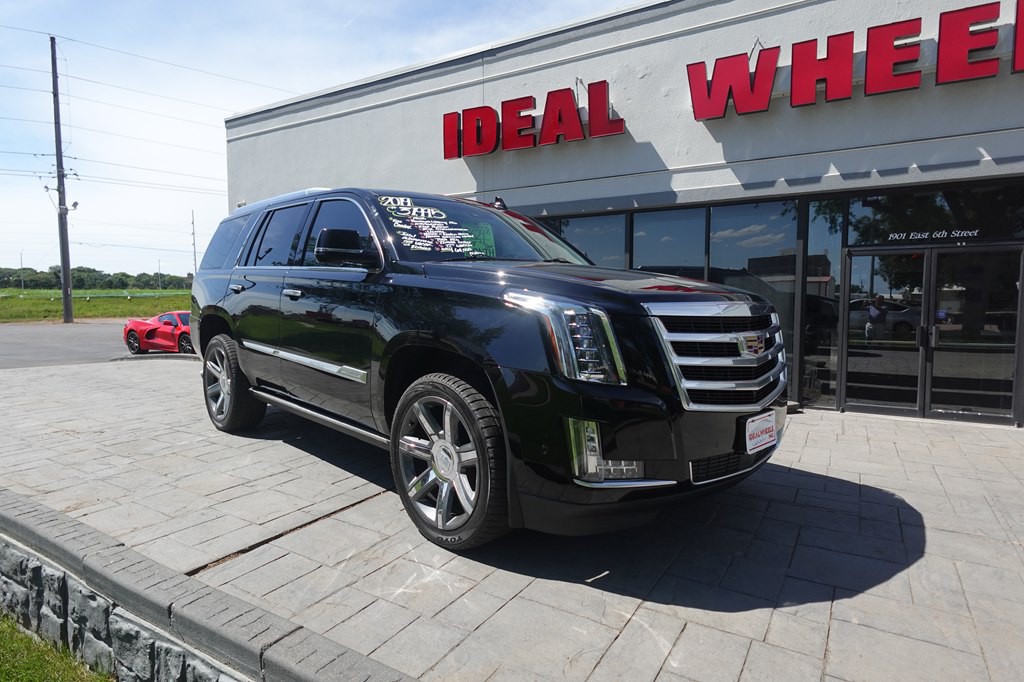 2019 Cadillac Escalade Image 2