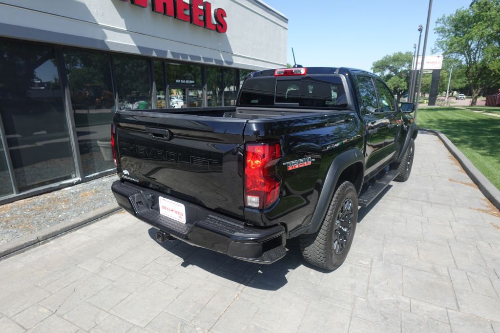 2024 Chevrolet Colorado Image 2