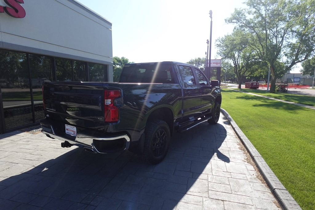 2023 Chevrolet Silverado 1500 Image 3