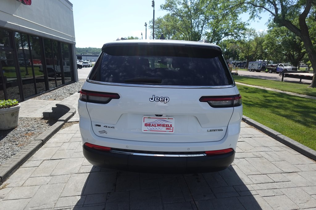2022 Jeep Grand Cherokee Image 3