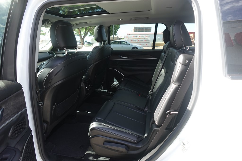 2022 Jeep Grand Cherokee Image 10