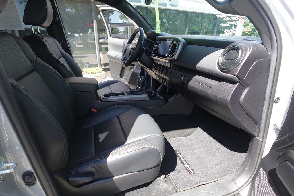 2021 Toyota Tacoma Image 17