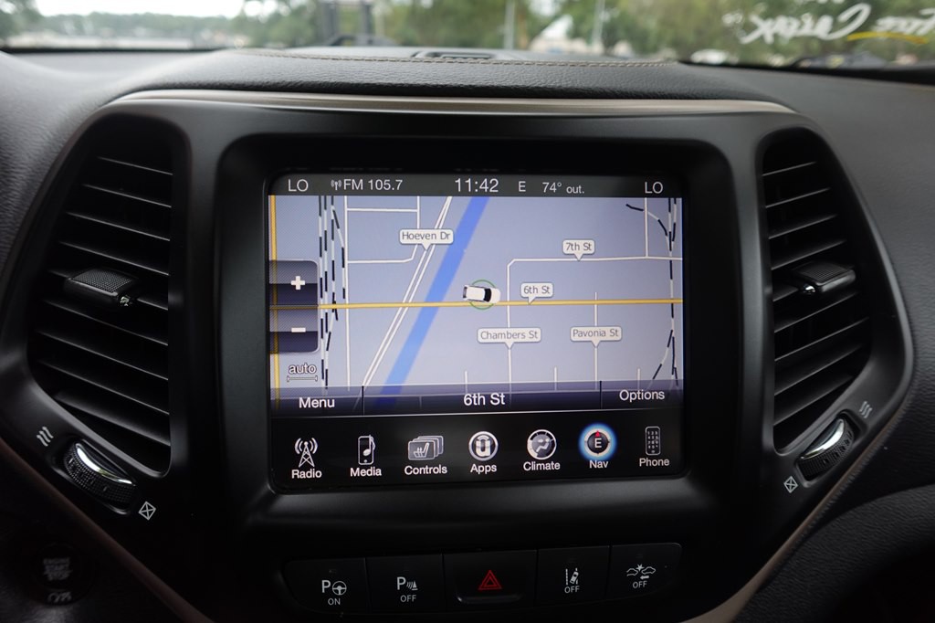 2018 Jeep Cherokee Image 18
