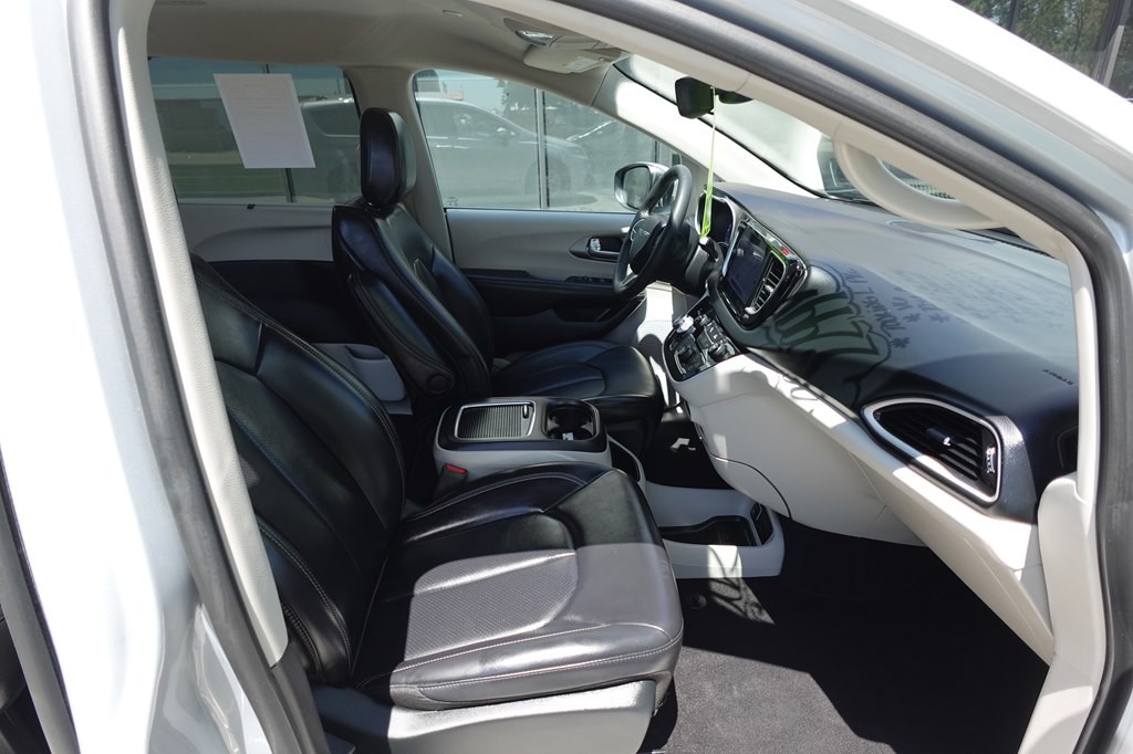 2023 Chrysler Pacifica Image 15