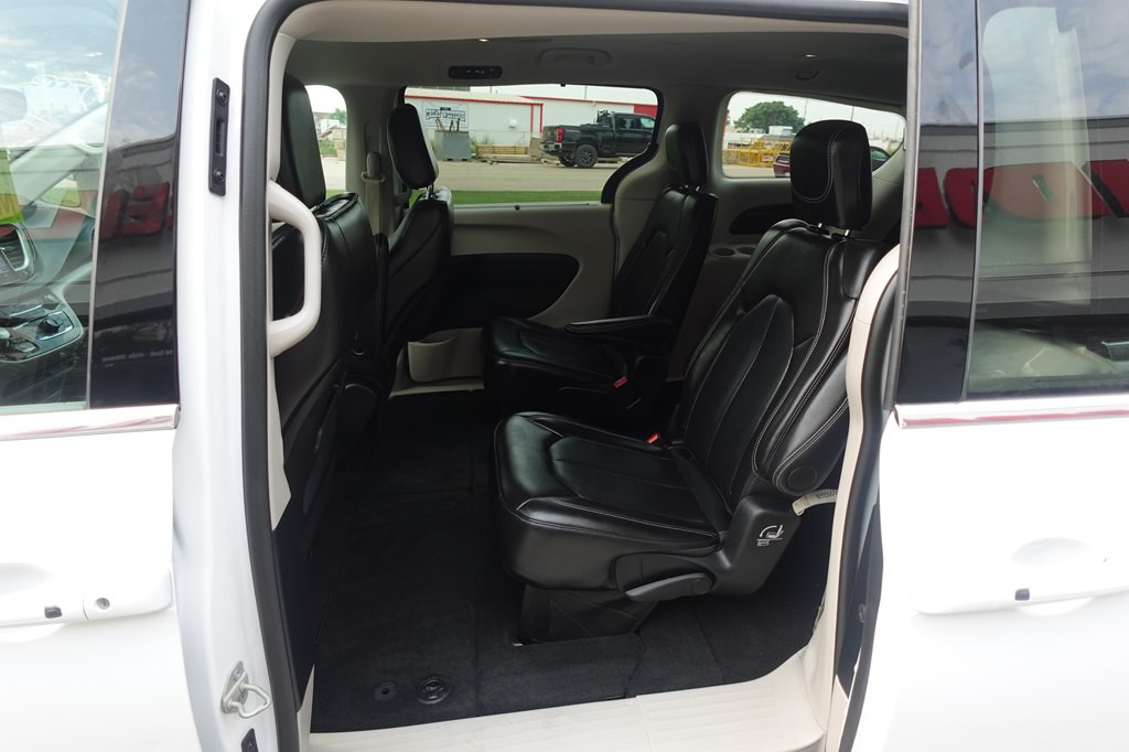 2024 Chrysler Pacifica Image 10