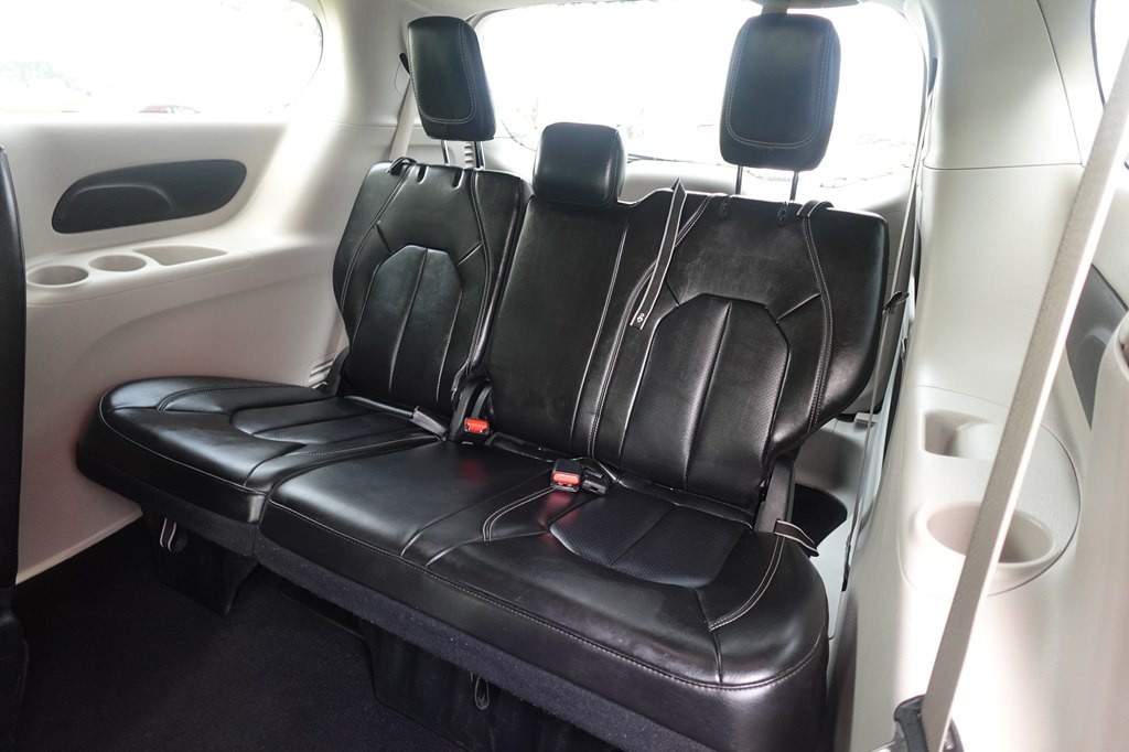 2024 Chrysler Pacifica Image 11