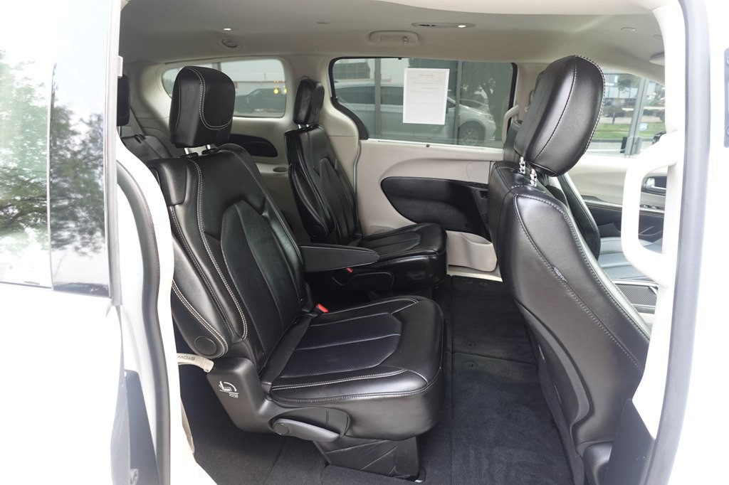 2024 Chrysler Pacifica Image 14