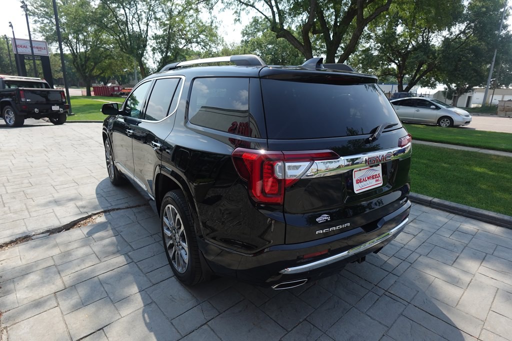 2021 GMC Acadia Image 4