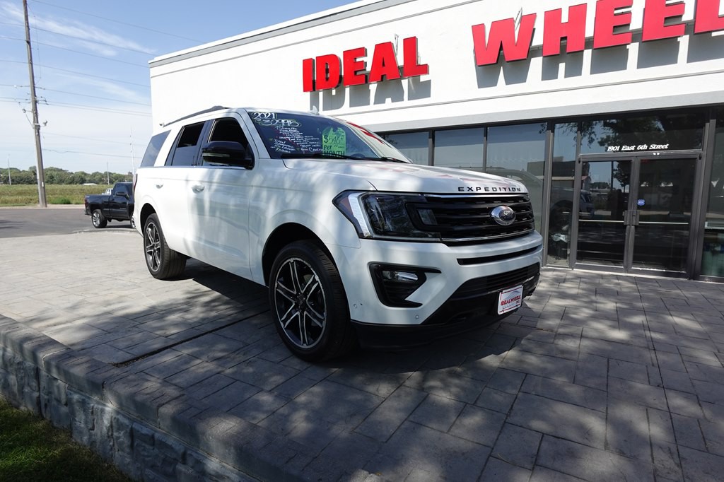 2021 Ford Expedition Image 2