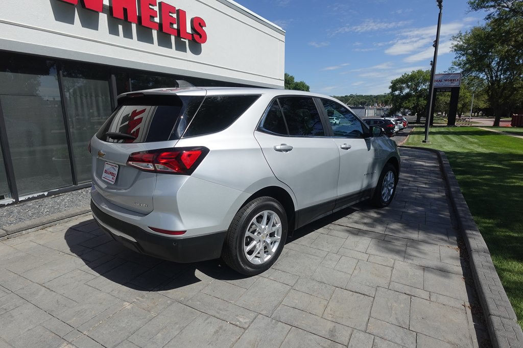 2022 Chevrolet Equinox Image 3