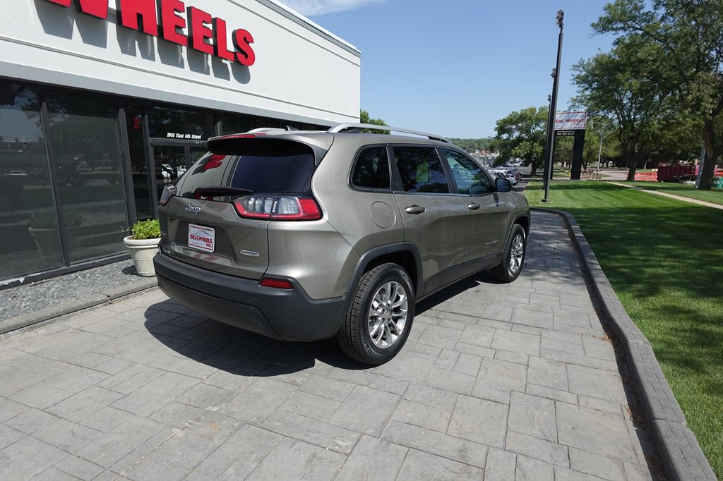 2019 Jeep Cherokee Image 3