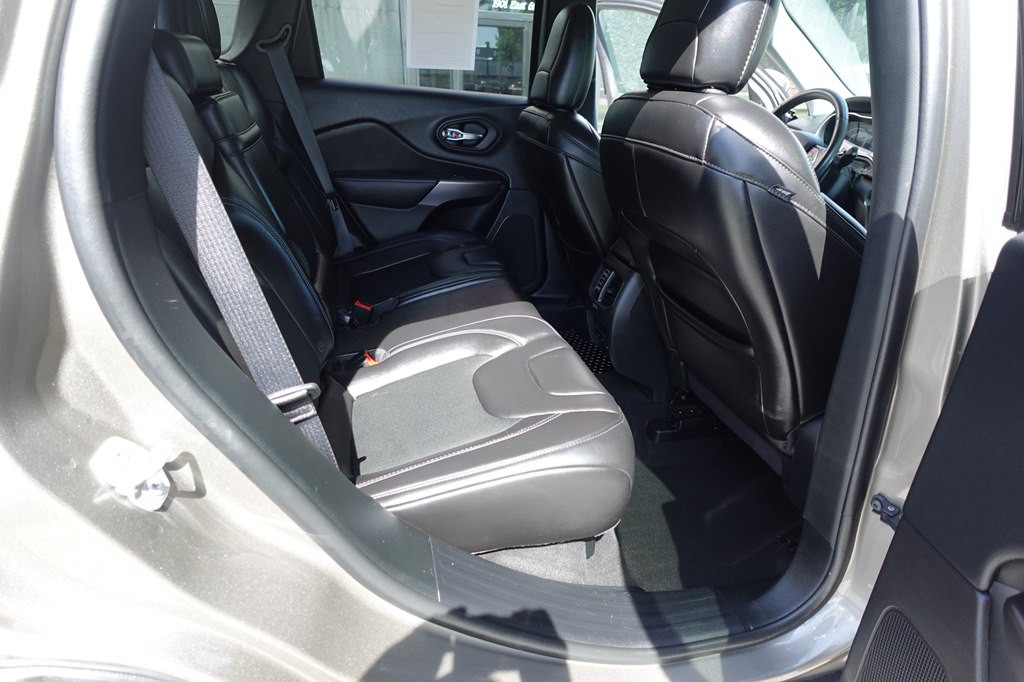 2019 Jeep Cherokee Image 16