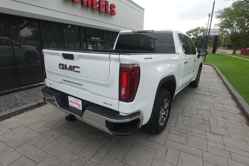 2025 GMC Sierra Image 2