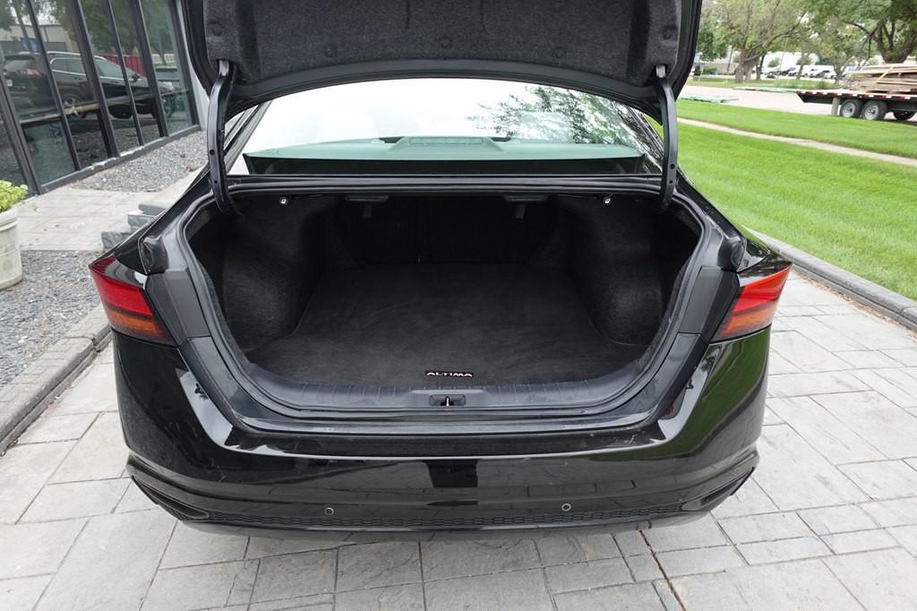 2025 Nissan Altima Image 11