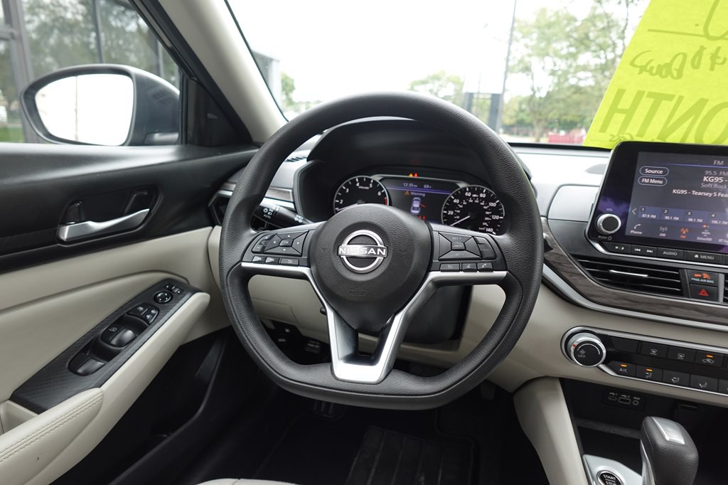 2025 Nissan Altima Image 14
