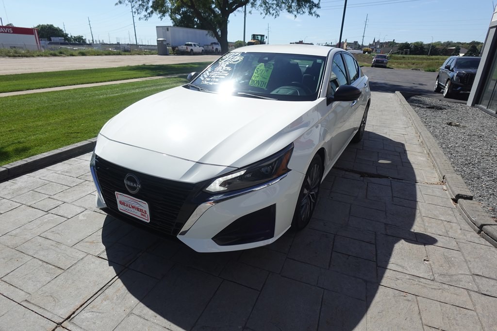 2025 Nissan Altima Image 6
