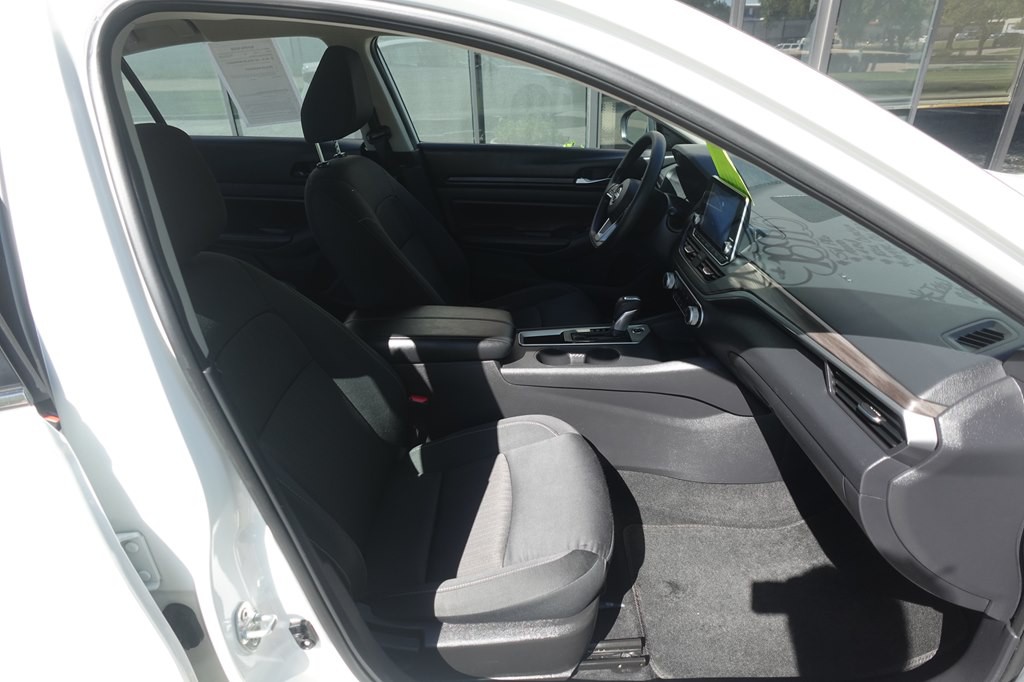 2025 Nissan Altima Image 13