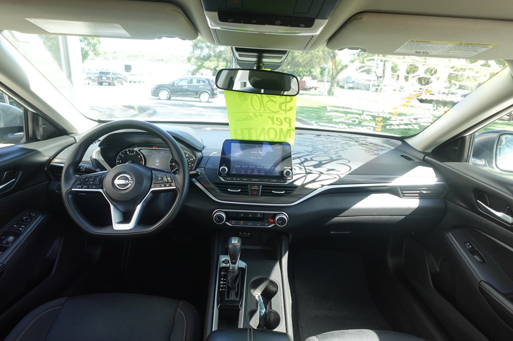 2025 Nissan Altima Image 15
