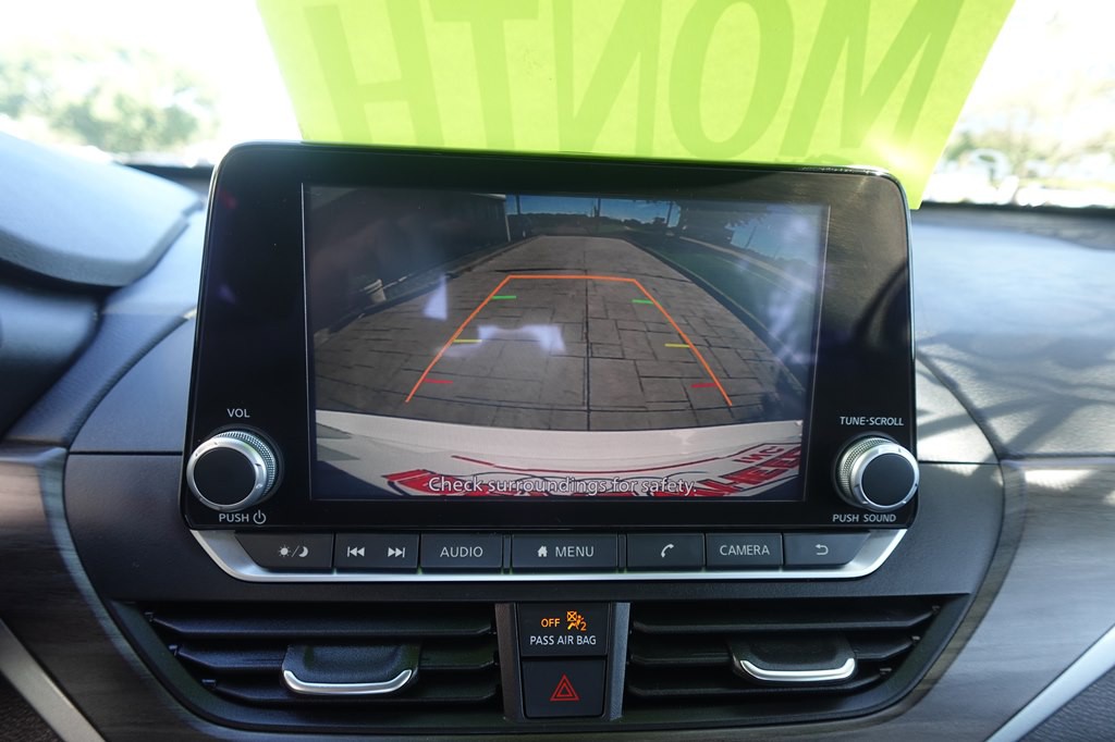 2025 Nissan Altima Image 17
