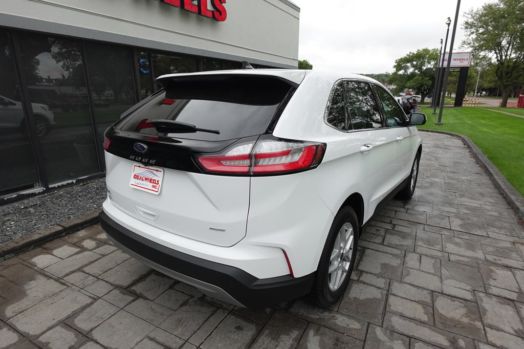 2024 Ford Edge Image 2