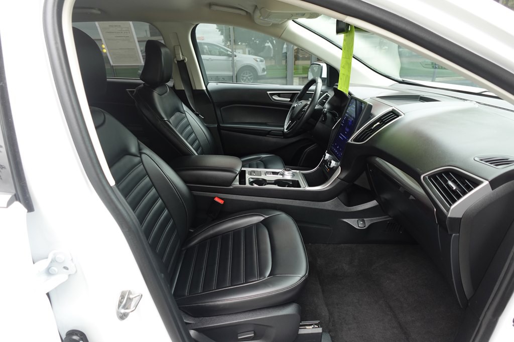 2024 Ford Edge Image 32