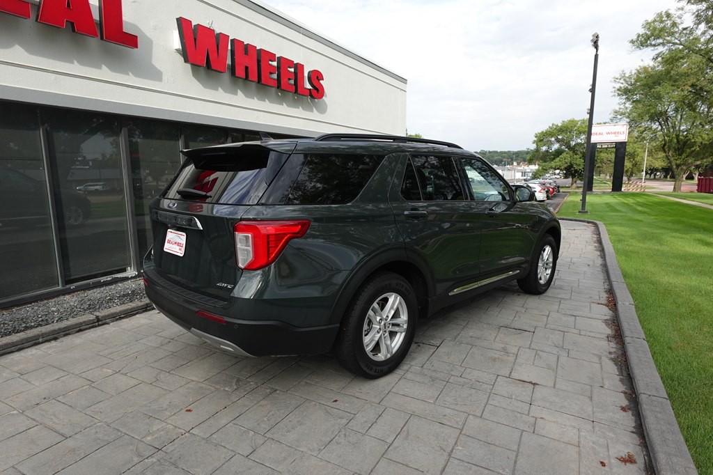 2024 Ford Explorer Image 3