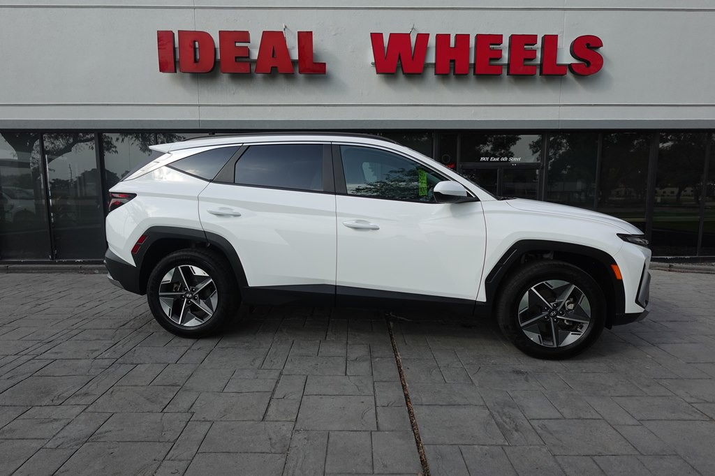 2025 Hyundai Tucson Image 1