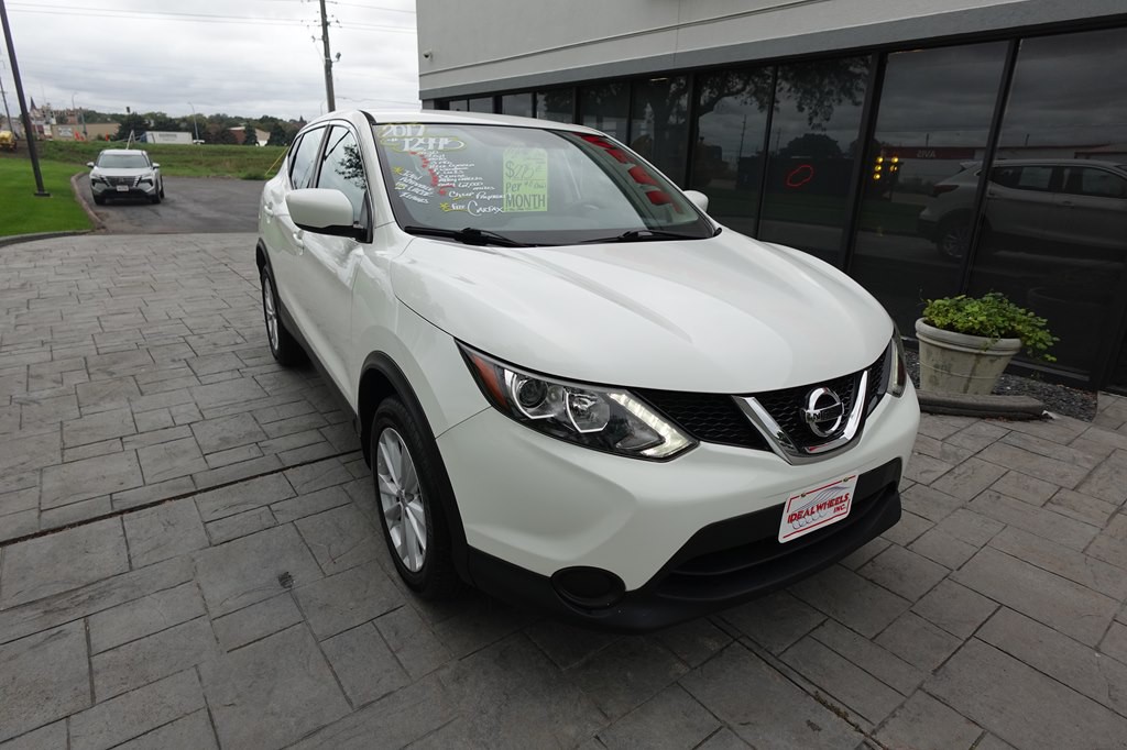 2017 Nissan Rogue Image 8