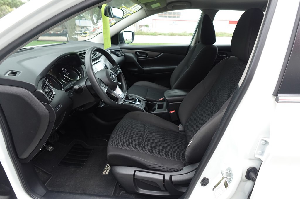 2017 Nissan Rogue Image 9