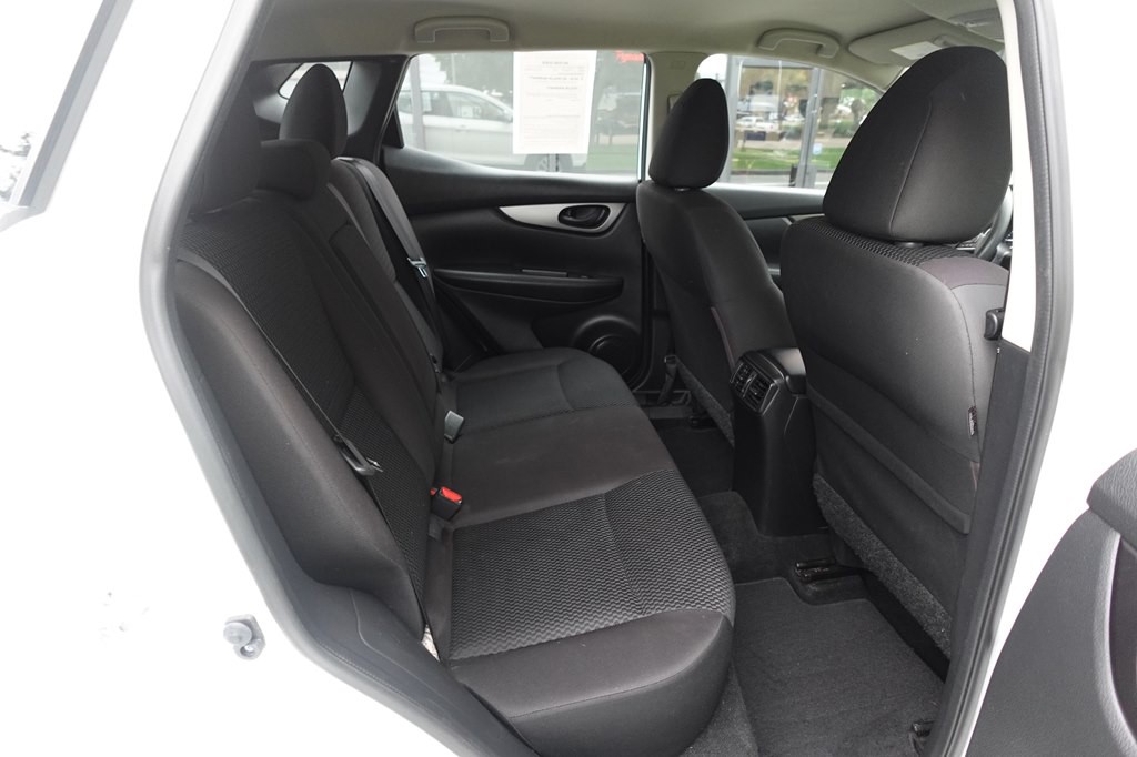 2017 Nissan Rogue Image 12