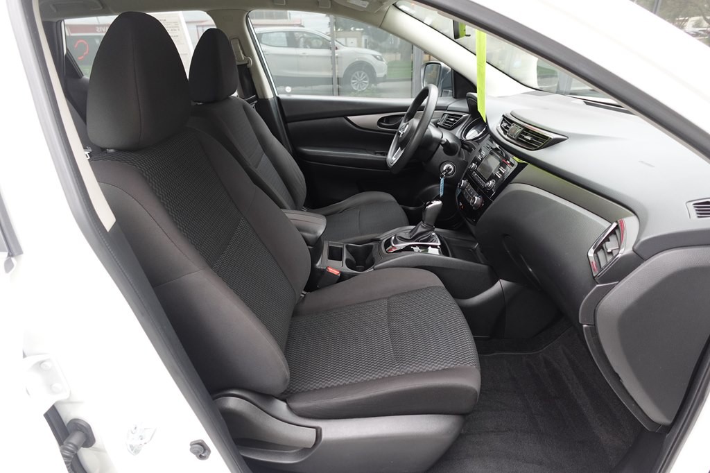 2017 Nissan Rogue Image 13
