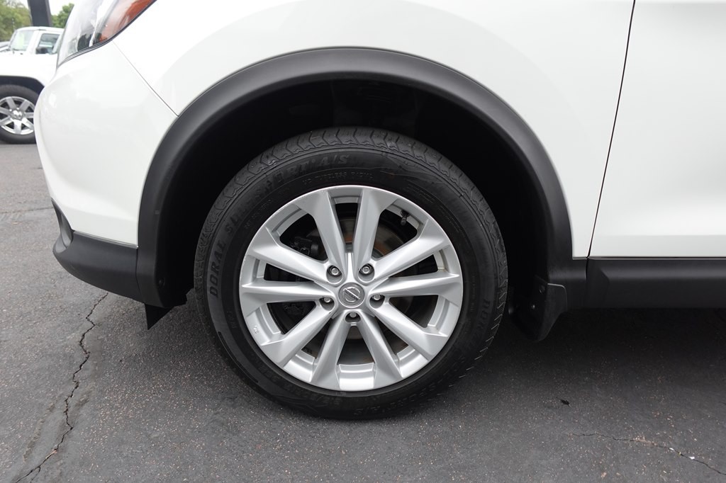 2017 Nissan Rogue Image 18