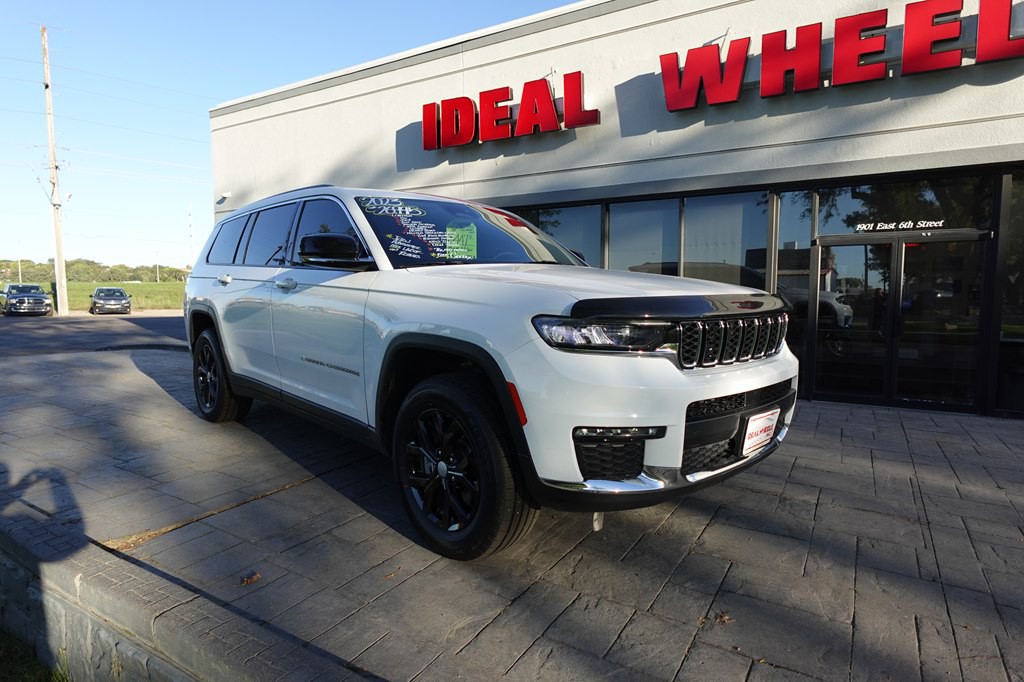 2023 Jeep Grand Cherokee Image 2