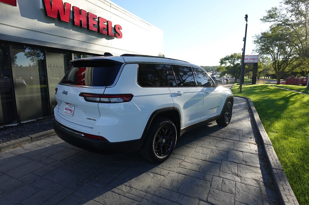 2023 Jeep Grand Cherokee Image 3