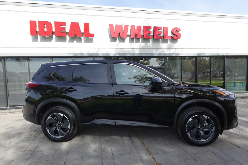 2024 Nissan Rogue Image 2