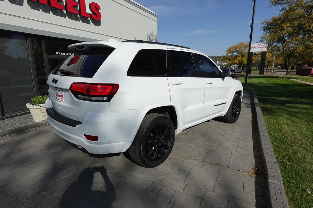 2020 Jeep Grand Cherokee Image 3