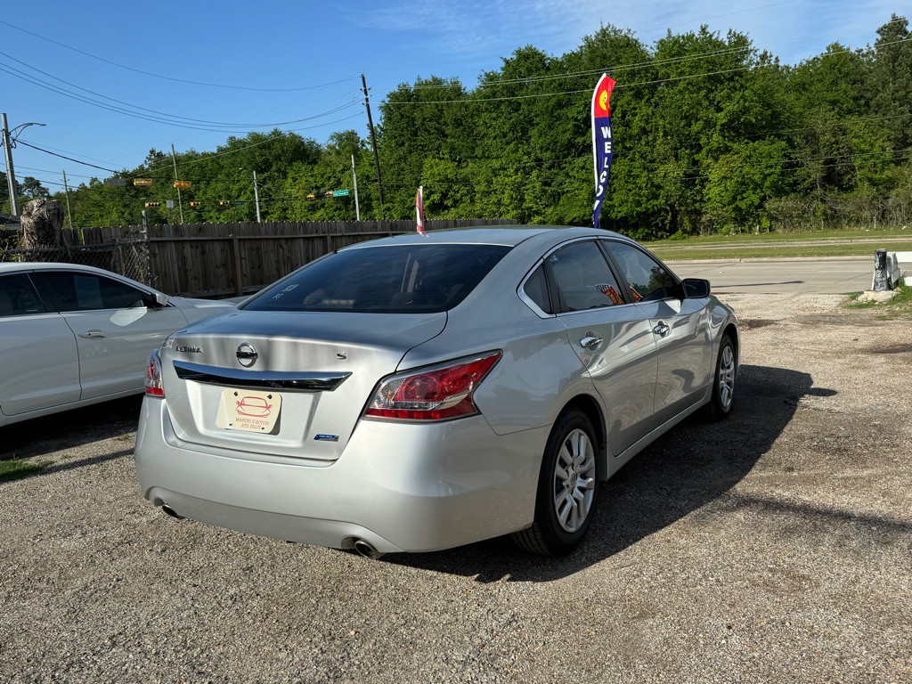 2014 Nissan Altima Image 4