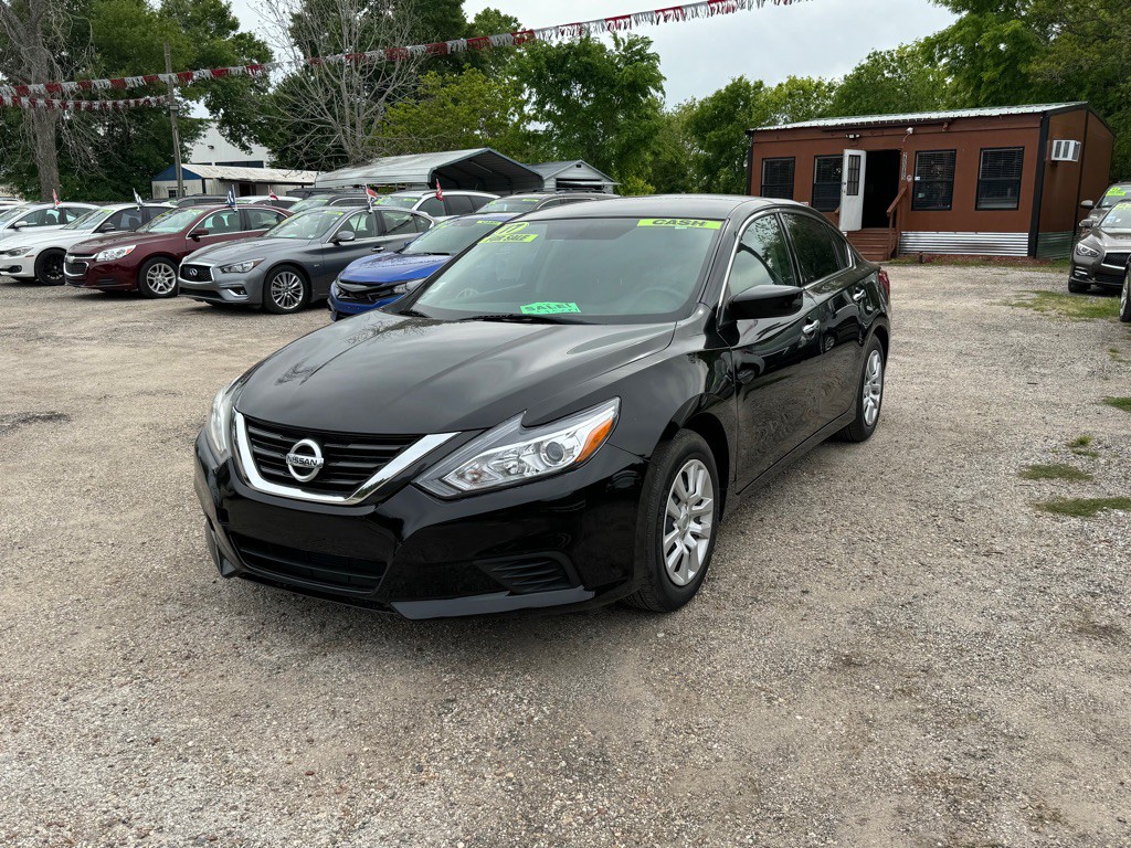 2017 Nissan Altima Image 2