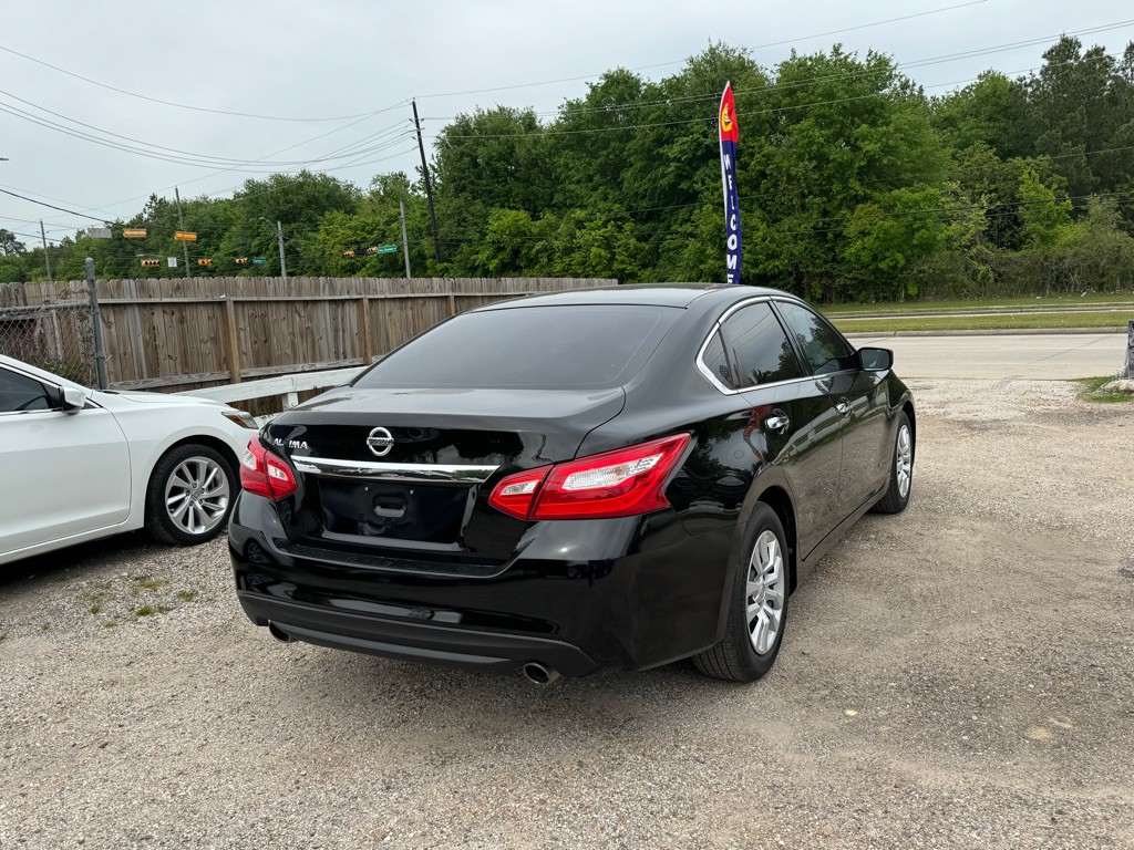 2017 Nissan Altima Image 3