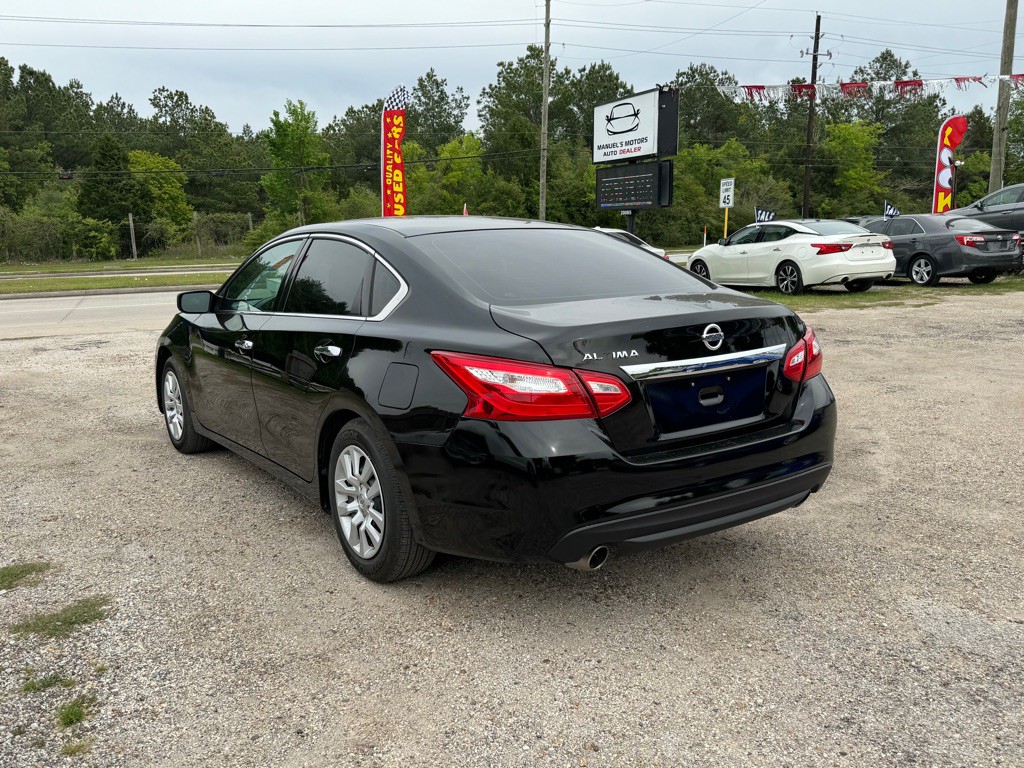 2017 Nissan Altima Image 4