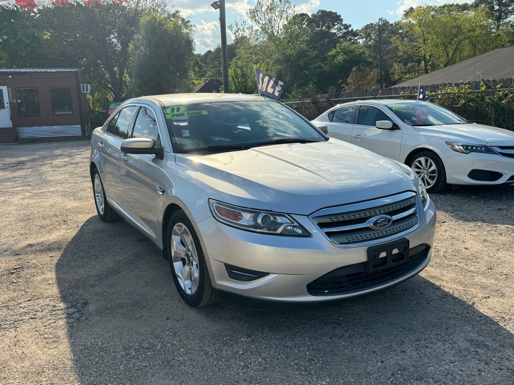 2011 Ford Taurus Image 2