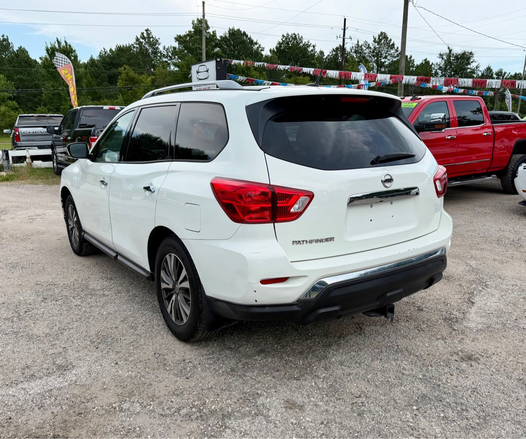 2017 Nissan Pathfinder Image 3