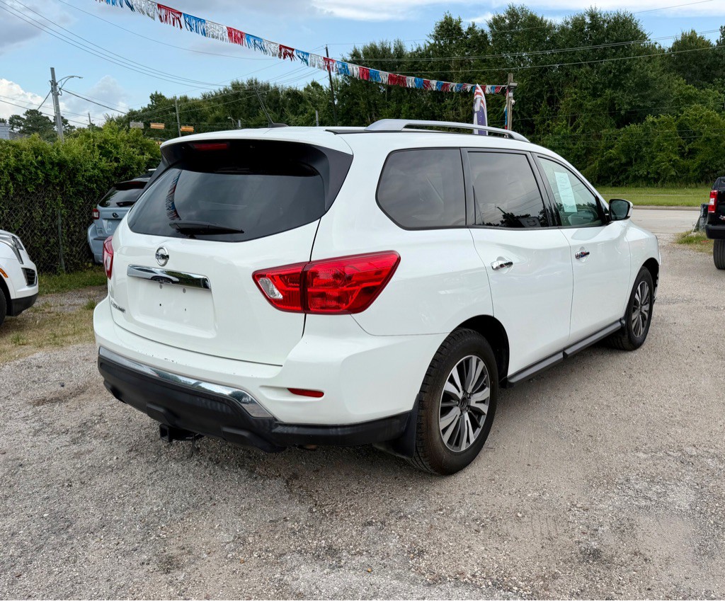 2017 Nissan Pathfinder Image 4